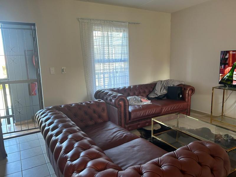 To Let 2 Bedroom Property for Rent in Lansdowne Western Cape
